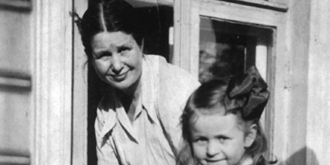 Спасла 2500 детей, вынеся их в сумке: кто эта женщина