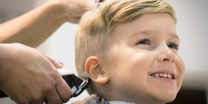 Почему родителям нельзя стричь своих детей?