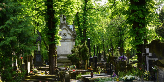 Почему нельзя ходить на кладбище в воскресенье?