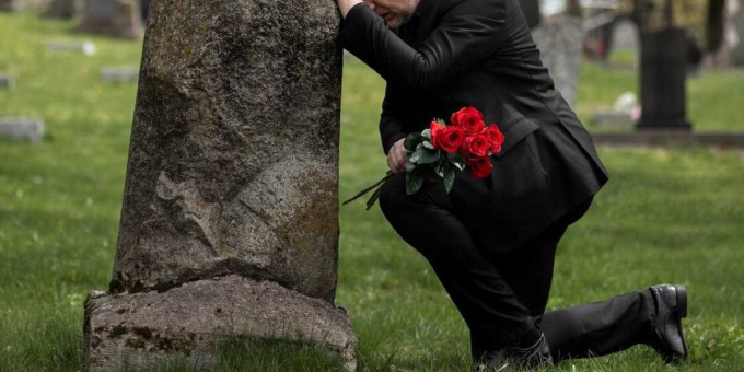 Какую большую ошибку совершают все люди, приходя на могилу