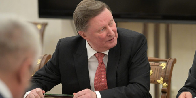 Путин освободил Сергея Иванова от должности