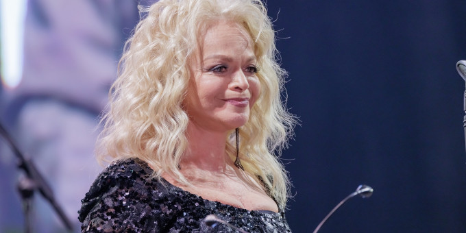 Что друзья хотят сделать с оставшейся без квартиры Долиной