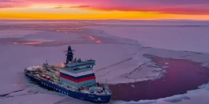 Ледоколы РФ пришли на помощь судам у берегов Финляндии