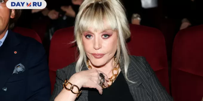 Внук Пугачёвой прилетел к бабушке из-за проблем с деньгами