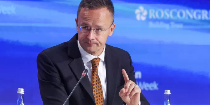 Сийярто ответил Зеленскому после его угроз в адрес Орбана