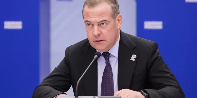 Медведев предрек США 100-летний конфликт с исламским миром