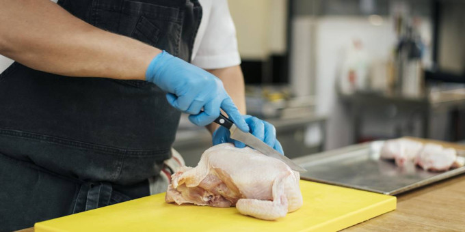 Врач указал ошибку, которую совершают все после покупки мяса