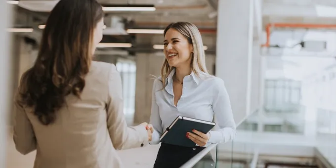 Лишь 1 фраза выдает ваш возраст с головой