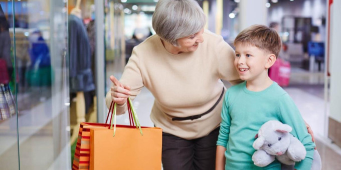 В Госдуме придумали новую выплату для пенсионеров с внуками