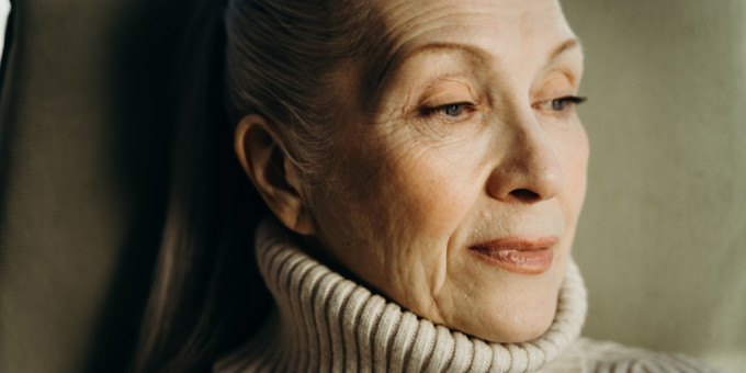 Молчите об этом после 70: что нельзя раскрывать даже родным