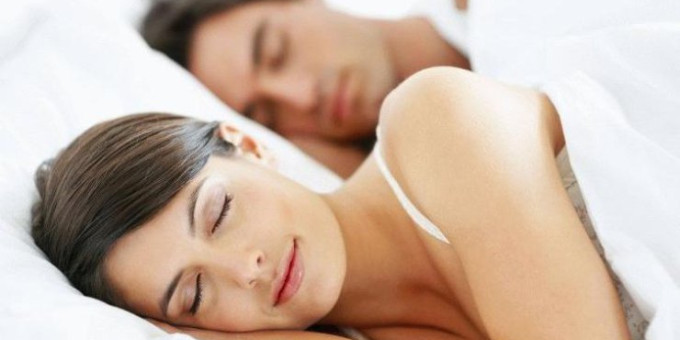 Почему муж обязательно должен спать слева от жены