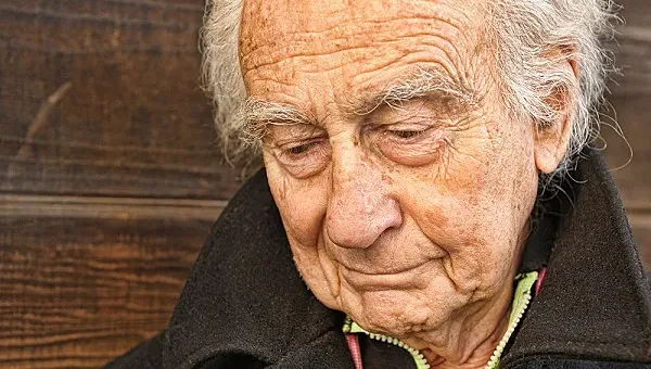 Признаки появления запаха старости: начало похожее у всех