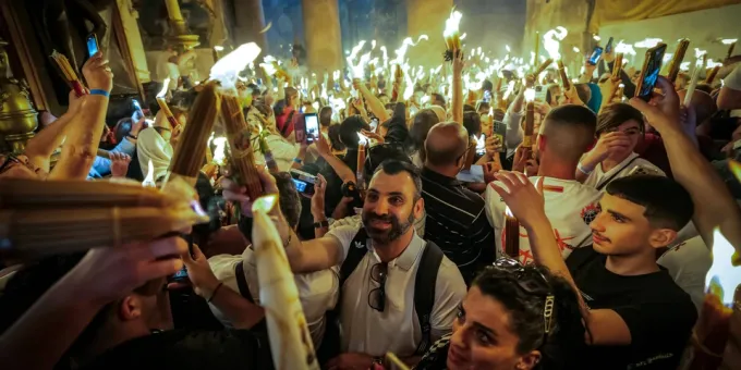 Что будет, если Благодатный огонь на Пасху не сойдет