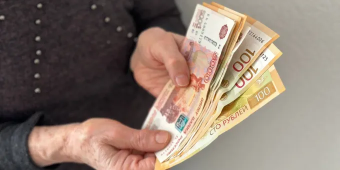 Плюс 2000 рублей к пенсии: какой стаж нужен для прибавки