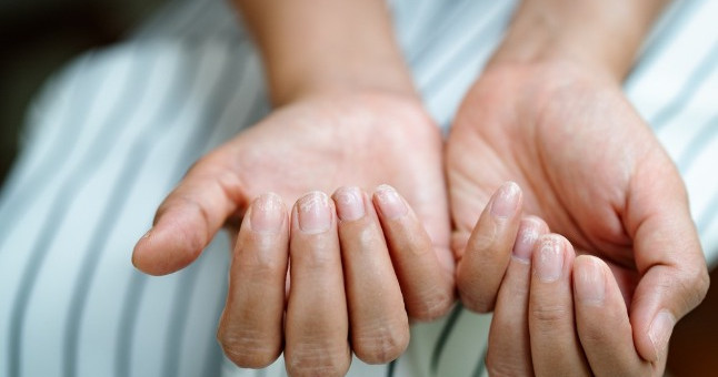 Могут не замечать годами: ночной симптом страшной болезни