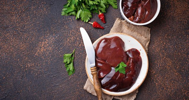 10 продуктов, которые сгущают кровь — а люди не замечают