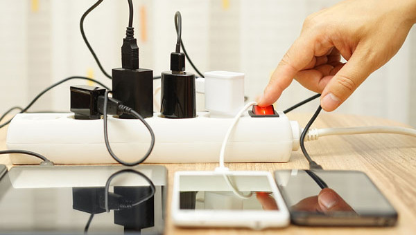 Если оставлять этот прибор в розетке, он «погибнет» в разы быстрее