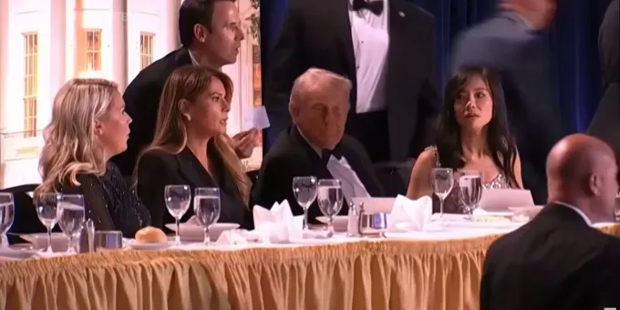 Сенсация: Трампа при стрельбе спасли вторым — а кого первым?