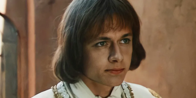 8 актеров РФ, которых внезапно убрали из известных кинофраншиз