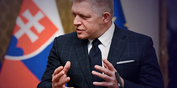 От чего неожиданно отказался Фицо в Москве 9 мая