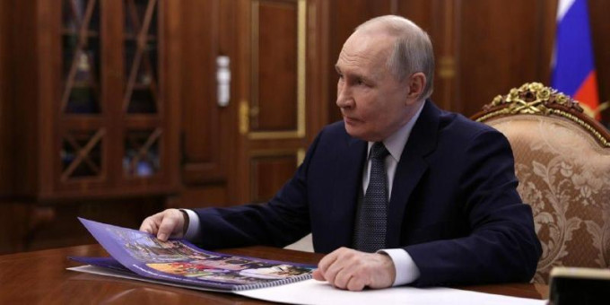 Сняты с постов: Путин отправил в отставку 2 губернаторов