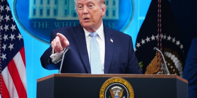 «Сядьте и расслабьтесь»: Трамп заговорил после новых ударов