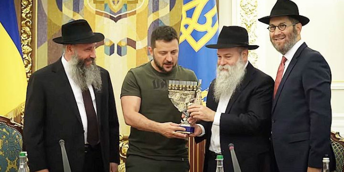 Режим Зеленского готовит побег: куда уедут лидеры Киева?