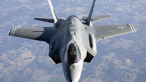 F-35 поплатился за дерзость, приблизившись к самолету России
