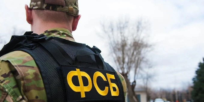 ФСБ: Ликвидированный в Тюмени агент ГУР готовил теракт на ж/д подъезде к НПЗ
