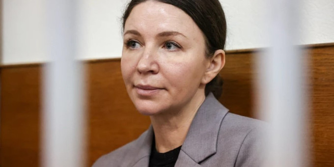 Суд обязал покупателя элитного Maybach Елены Блиновской вернуть автомобиль