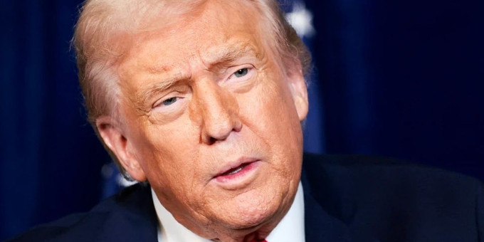 Трамп отобрал телефоны у всего Белого дома: утекли важные данные