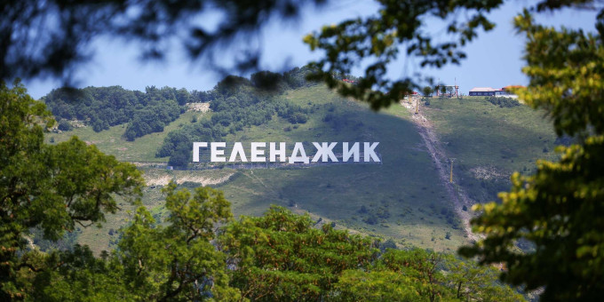 Почти полсотни человек пострадали при атаке БПЛА на Геленджик, растет число жертв