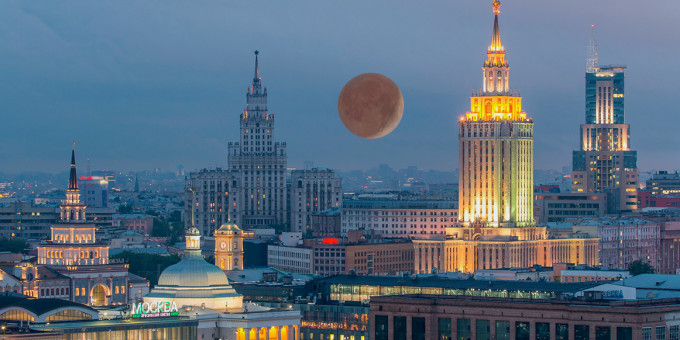 Москвичам советуют выехать в другие регионы 12 августа: почему?