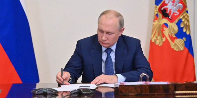 Путин подписал закон о правилах оснащения транспорта тахографами