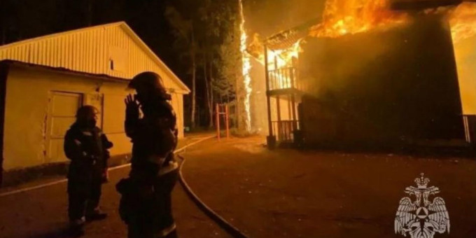 В Ленинградской области из горящего лагеря эвакуировали более ста детей