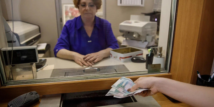 Более двух тысяч отделений банков могут закрыться по всей России до конца года