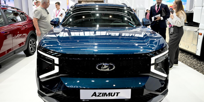 "АвтоВАЗ" до конца года выпустит несколько тысяч кроссоверов Lada Azimut