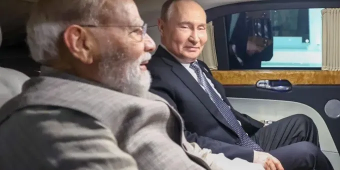 Моди опубликовал фотографию с Путиным в автомобиле