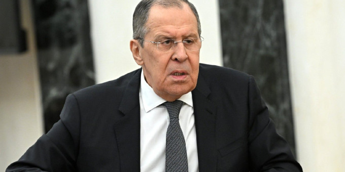 Лавров заявил, что РФ не будет «бегать» за Европой и «умолять» ее об отмене санкций | Радио 1