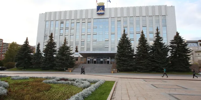 В мэрии Тюмени назревает скандал из-за служебных машин