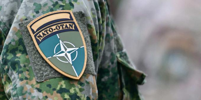 Роман с уроженкой СССР обернулся для натовского офицера подозрением в шпионаже