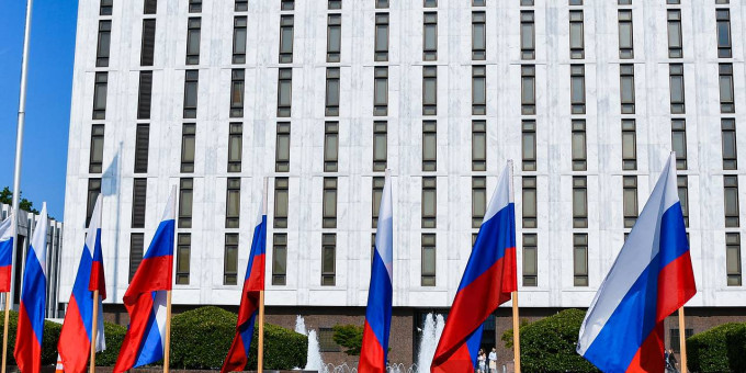 Посольство России высказалось о ссоре США с Москвой и Пекином