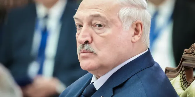 «За это ответишь головой!»: Лукашенко устроил разнос из-за необработанных полей