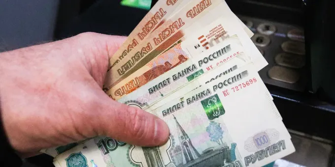 Кому поднимут пенсии в России с 1 октября 2026 года
