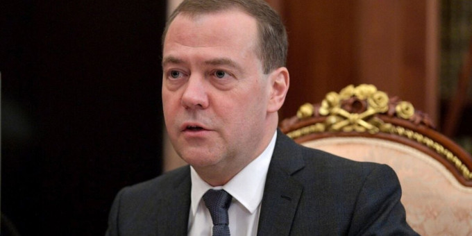 Медведев предложил изымать западные активы в госсобственность