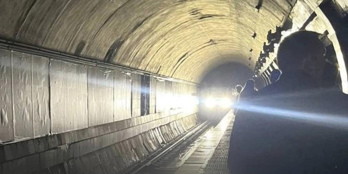 В Киеве остановилось метро