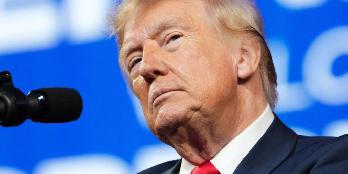 "Киев ждут плохие последствия за отказ от сделки". О чем сказал Трамп перед визитом Уиткоффа в Петербург